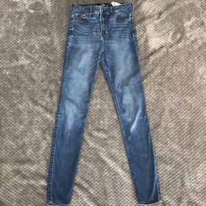 Hollister High Rise Skinny Jeans
